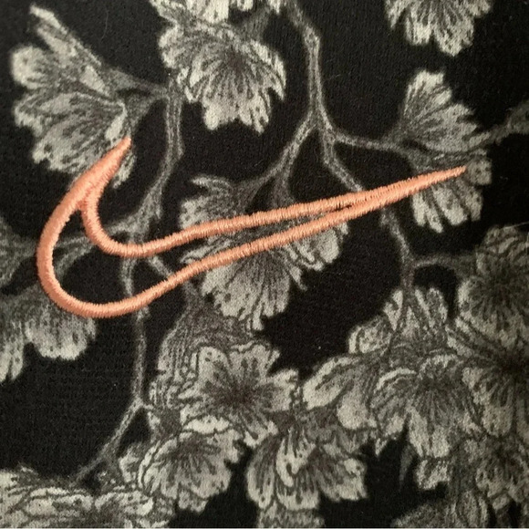 Nike Therma Exploration Black Floral Hooded Jacket Full Zip XL Rare HTF - Picture 8 of 16